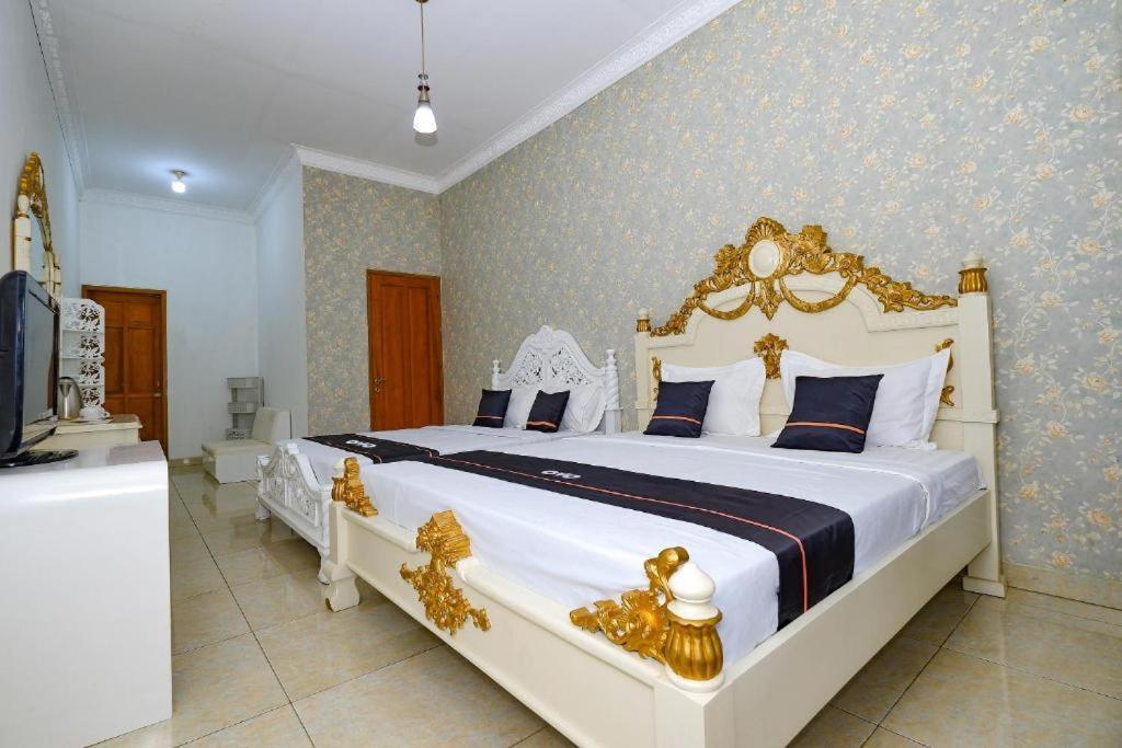Guest House Gethsemane Salatiga Extérieur photo