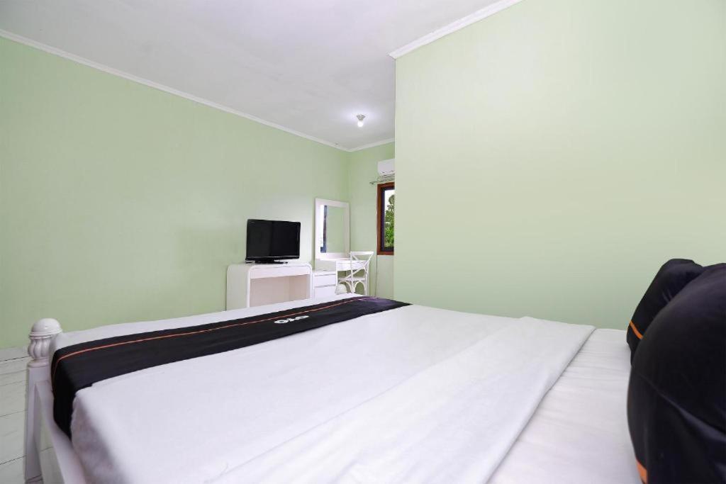 Guest House Gethsemane Salatiga Extérieur photo